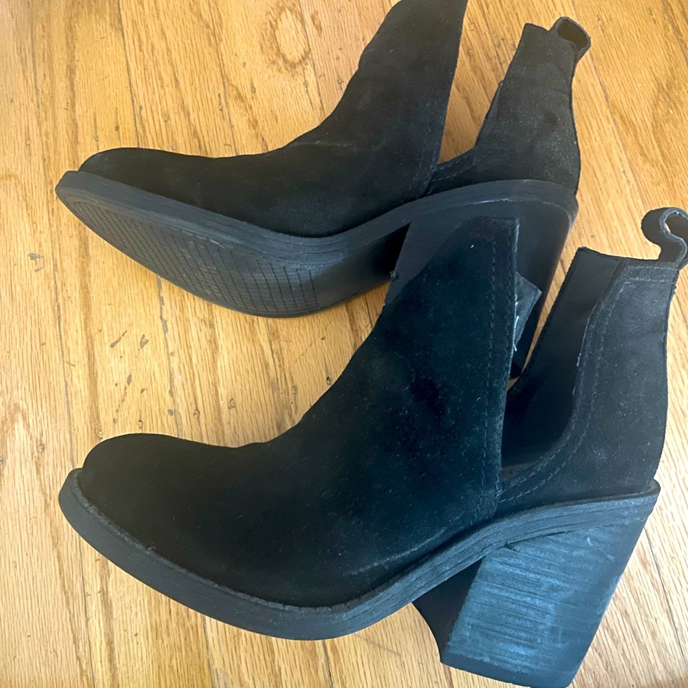 Steve Madden Sharini suede leather booties sz 5